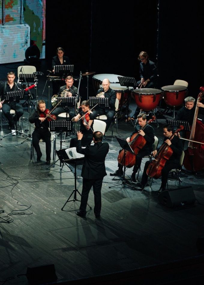 CGM Orchestra. Людовико Эйнауди при свечах