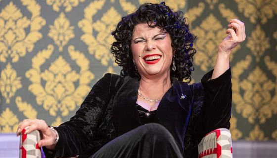 Спектакль «Семейка лёгкого поведения»