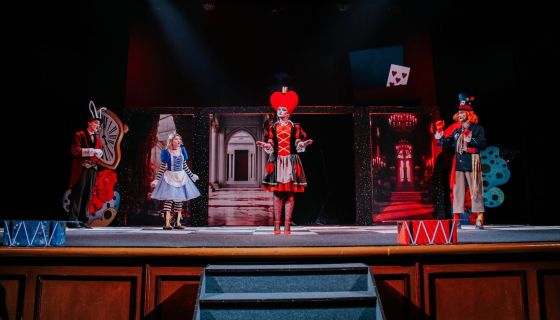 Спектакль «Алиса в стране чудес»